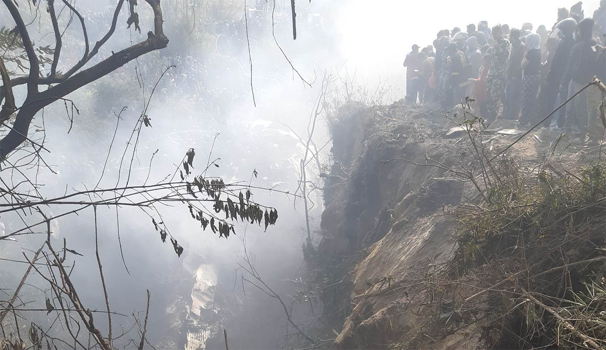 विमान दुर्घटनामा ३२ जनाको शव निकालियो